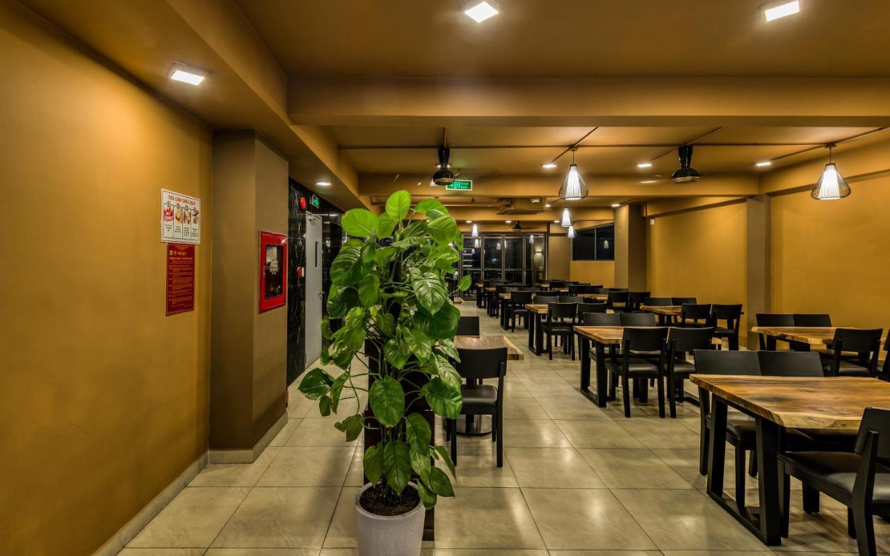 Cherry Hotel And Apartment Хошимин Экстерьер фото